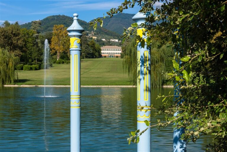 Der See der Villa Reale