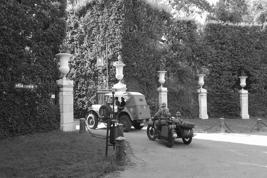 RADUNO DI MEZZI D’EPOCA A VILLA REALE PER PERCORRERE LA VIA DELLA MEMORIA
