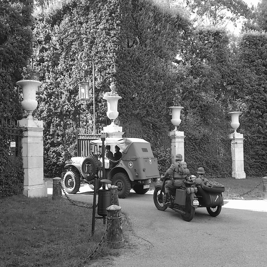 RADUNO DI MEZZI D’EPOCA A VILLA REALE PER PERCORRERE LA VIA DELLA MEMORIA